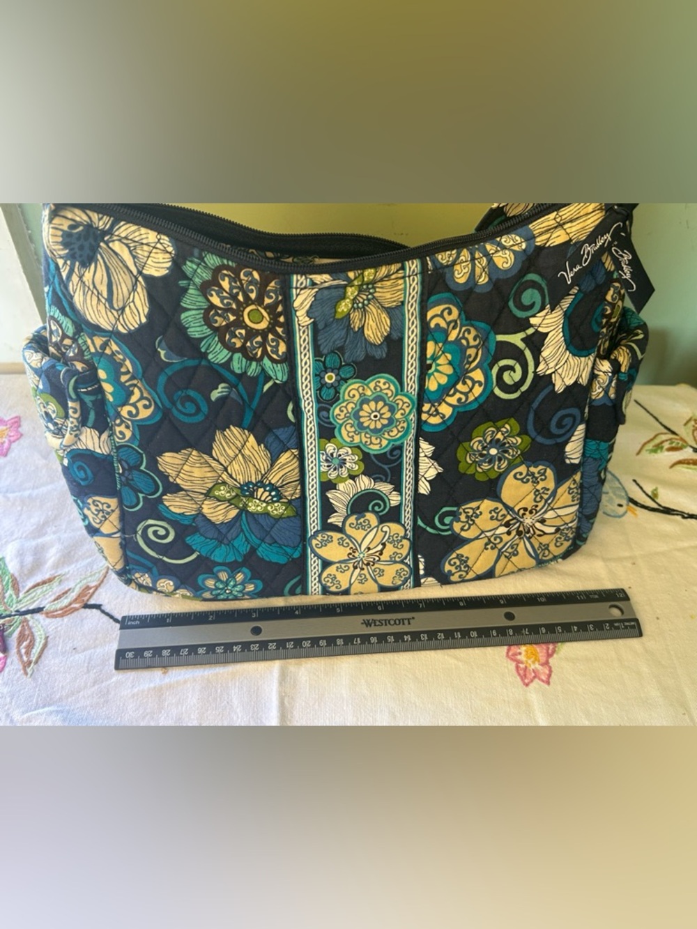 Vera Bradley Maggie Style Bag in Retired Pattern Mod Floral Blue - Picture 6 of 6